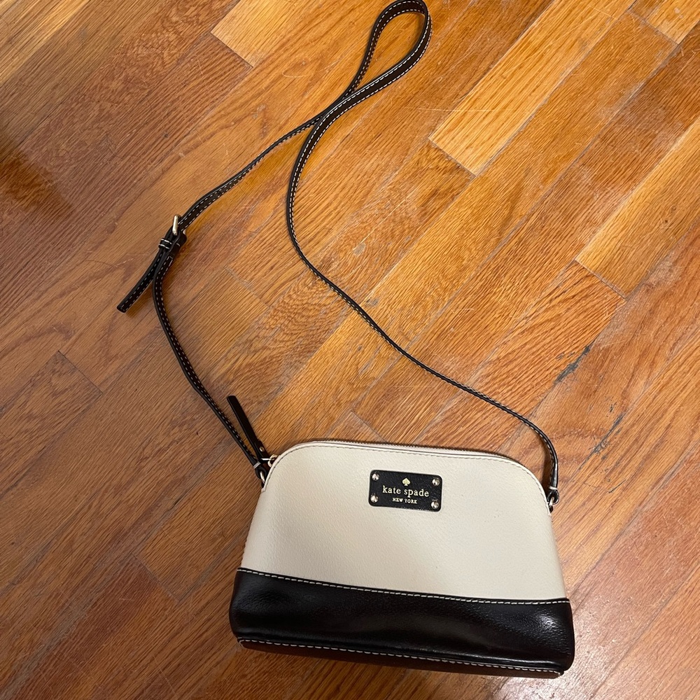 Kate spade purse, cream and black purse, gently used